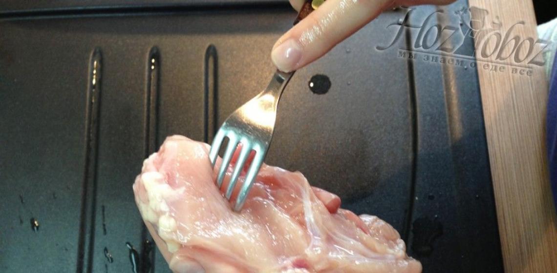 Grillet kylling - steg-for-steg marinadeoppskrifter og matlagingsteknologi i ovn, mikrobølgeovn eller stekepanne