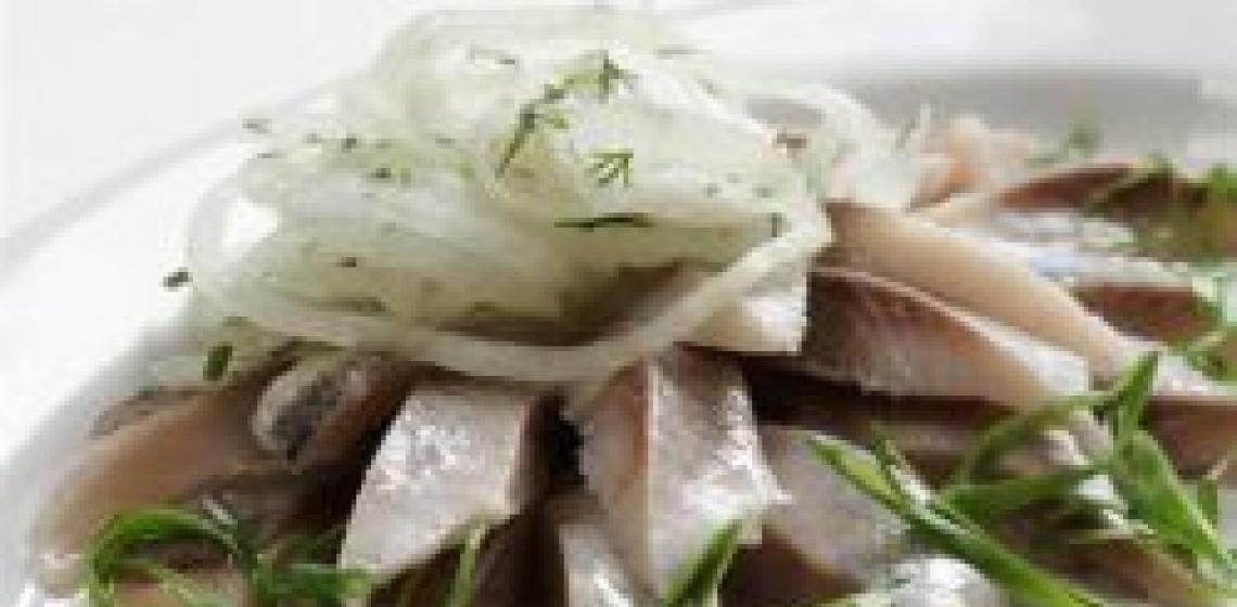 Маринованный лук: рецепты для рыбы, мяса, салатов и бутербродов, с уксусом и без Как мариновать лук для селёдки под шубой